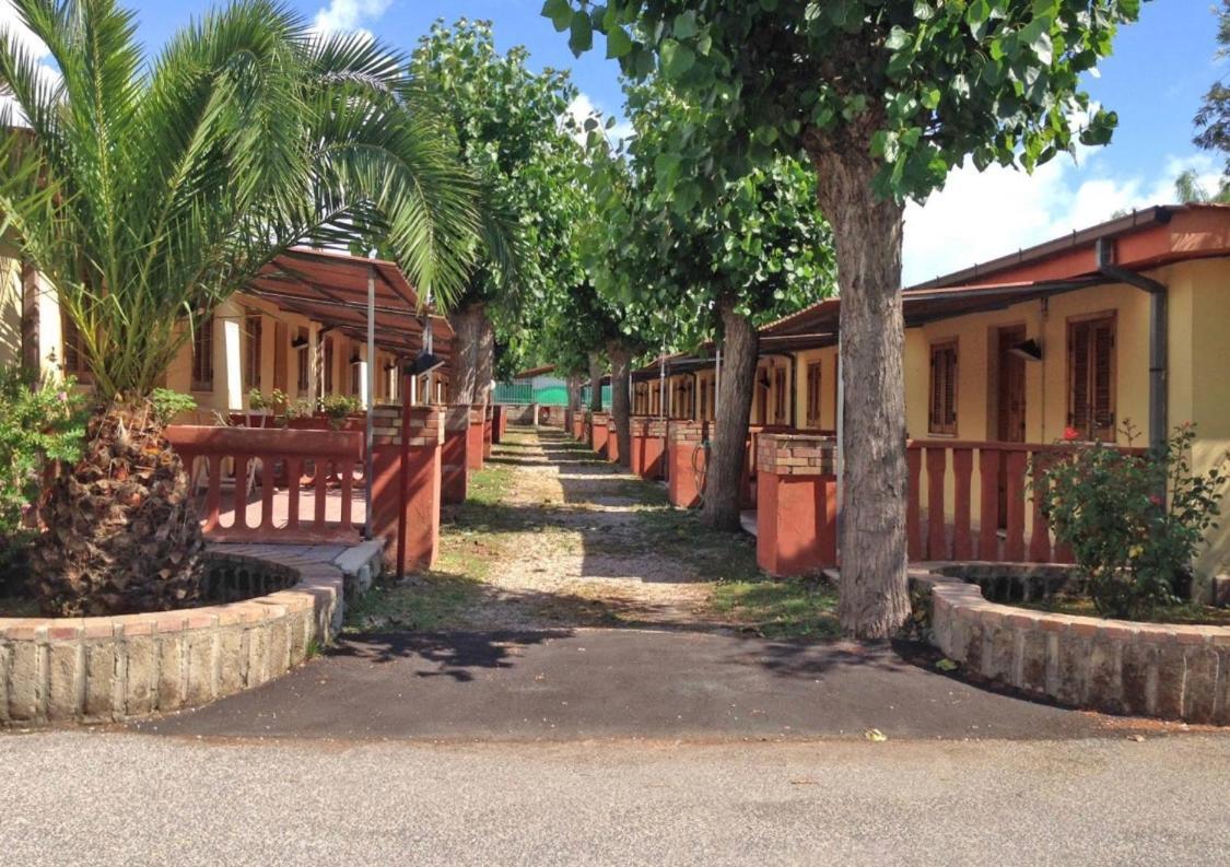 Onda Camping Village Ardea Ngoại thất bức ảnh