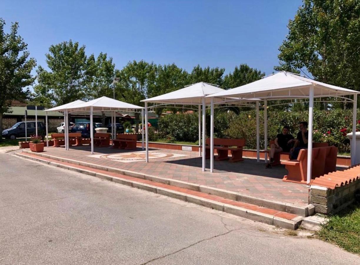 Onda Camping Village Ardea Ngoại thất bức ảnh