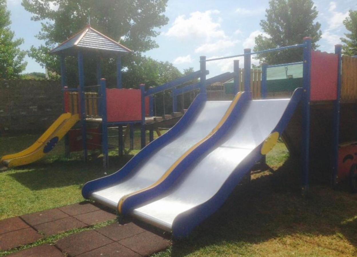 Onda Camping Village Ardea Ngoại thất bức ảnh
